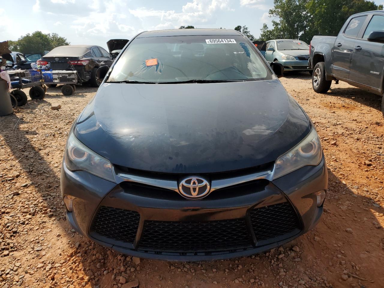 2016 Toyota Camry Le - Фото 5