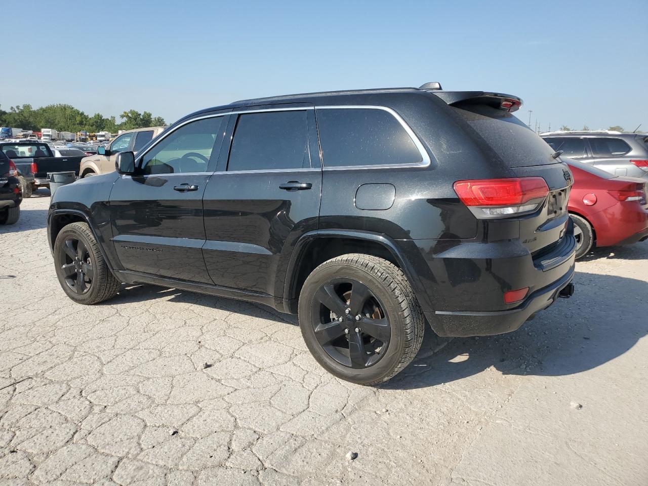 2015 Jeep Grand Cherokee Laredo - Фото 2