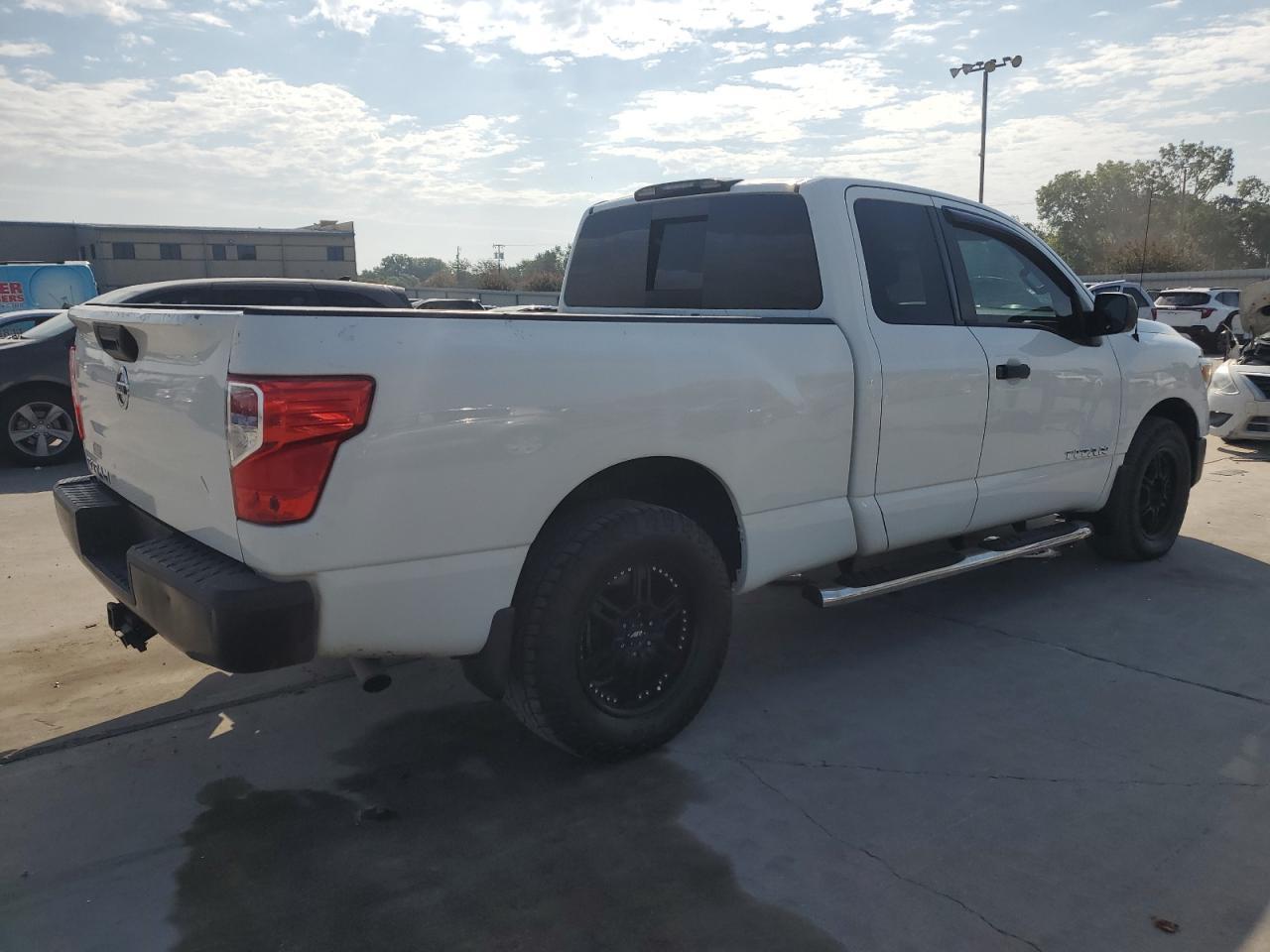2017 Nissan Titan S - Фото 3