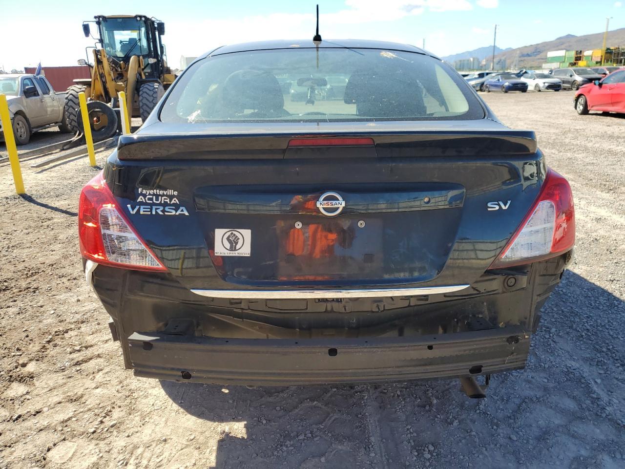 2017 Nissan Versa S - Image 6