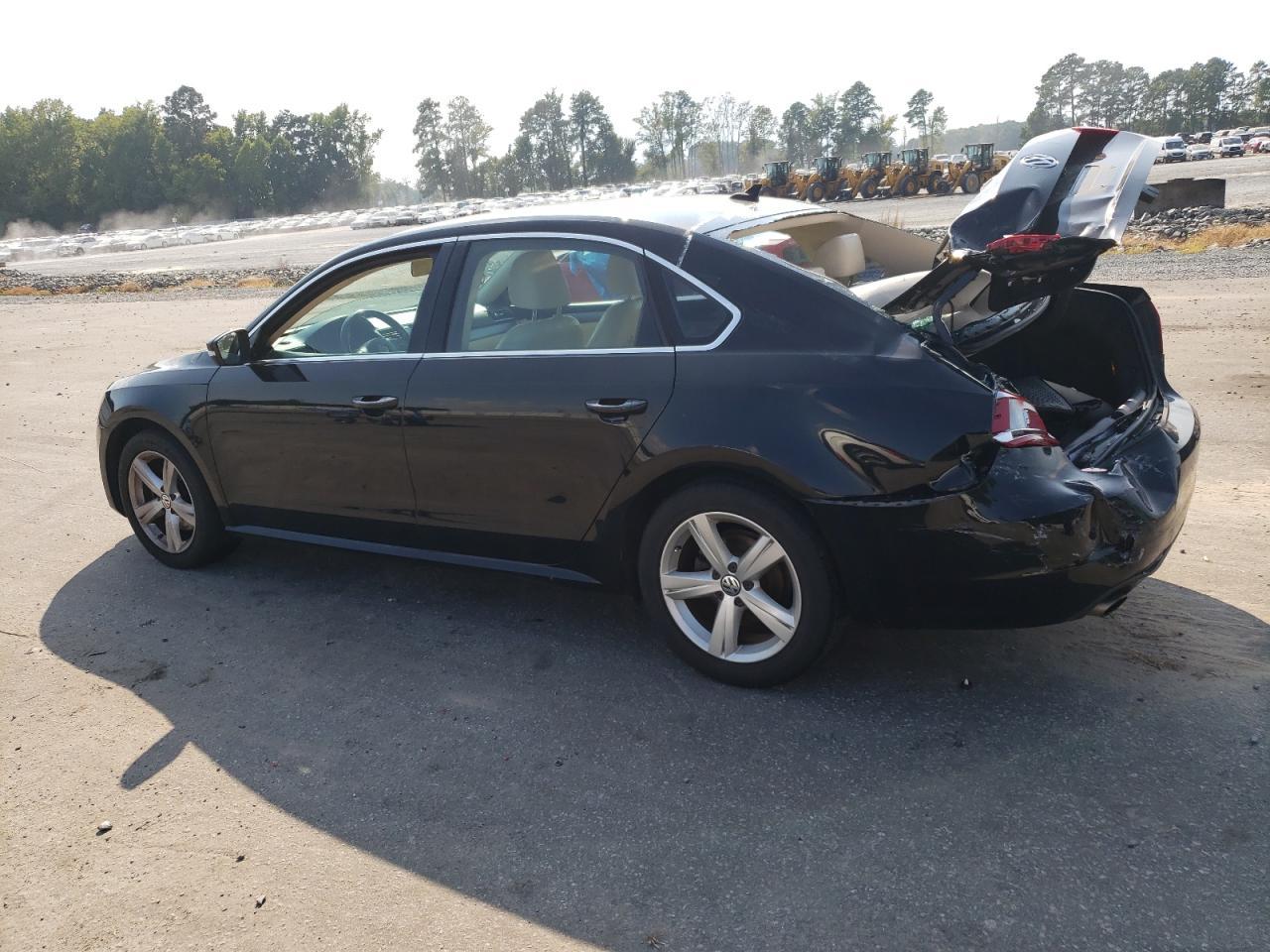 2015 Volkswagen Passat Se - Фото 2