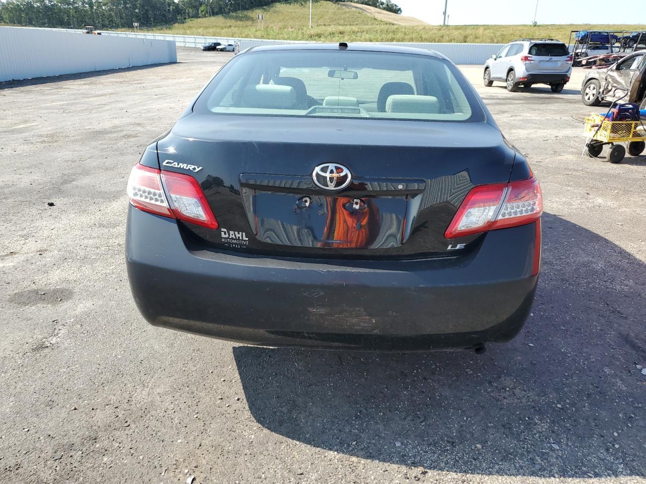 2011 Toyota Camry Base - Фото 6