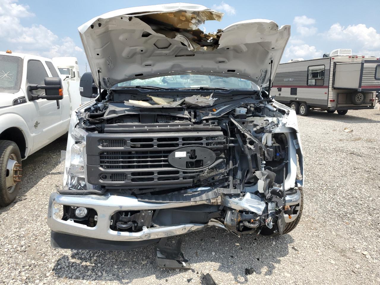 2023 Ford F250 Super Duty - Фото 5