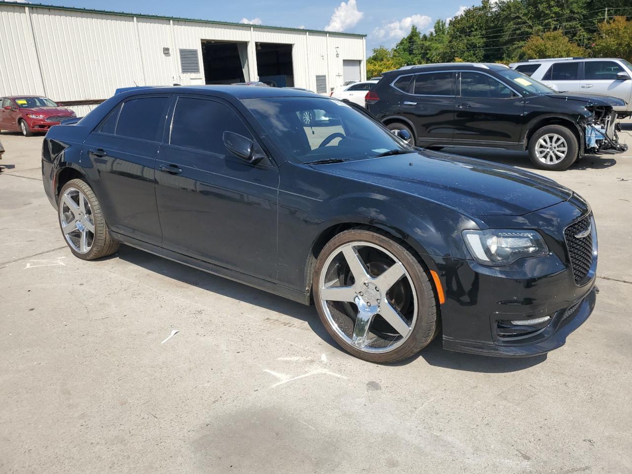 2019 Chrysler 300 - Фото 4