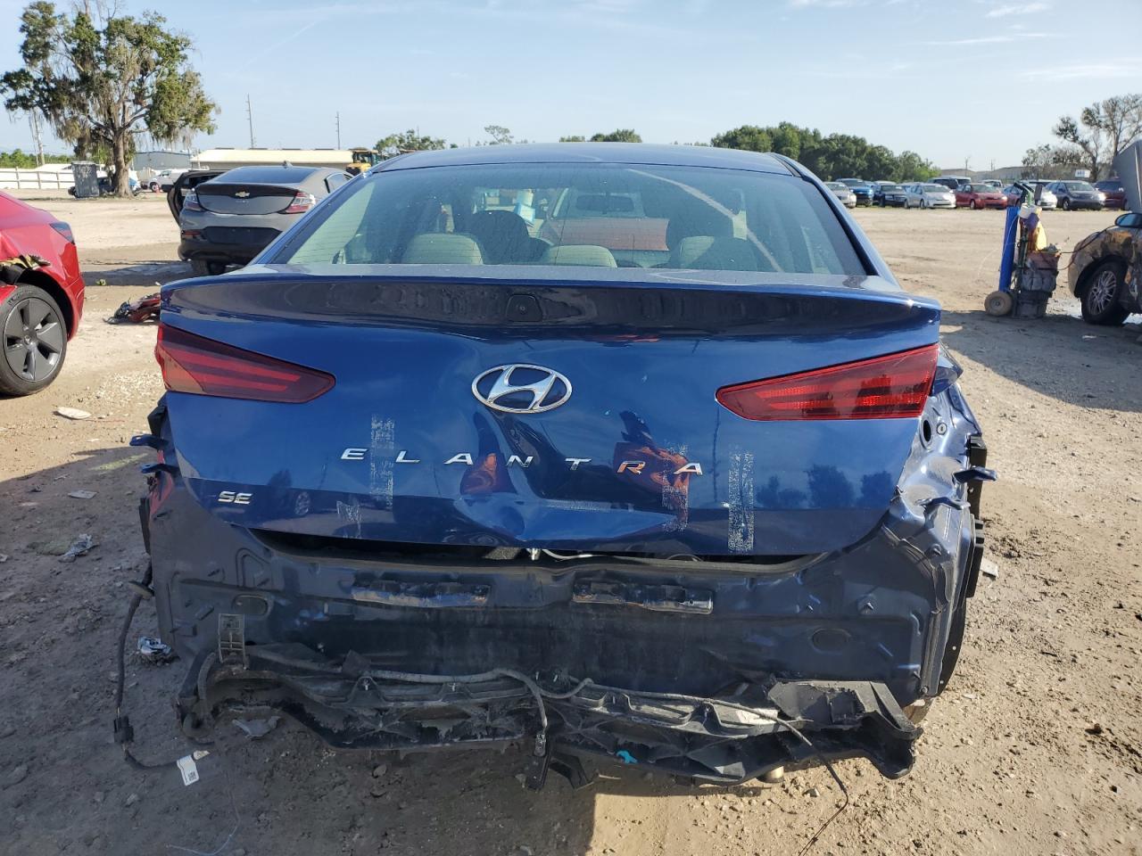 2019 Hyundai Elantra Se - Image 6