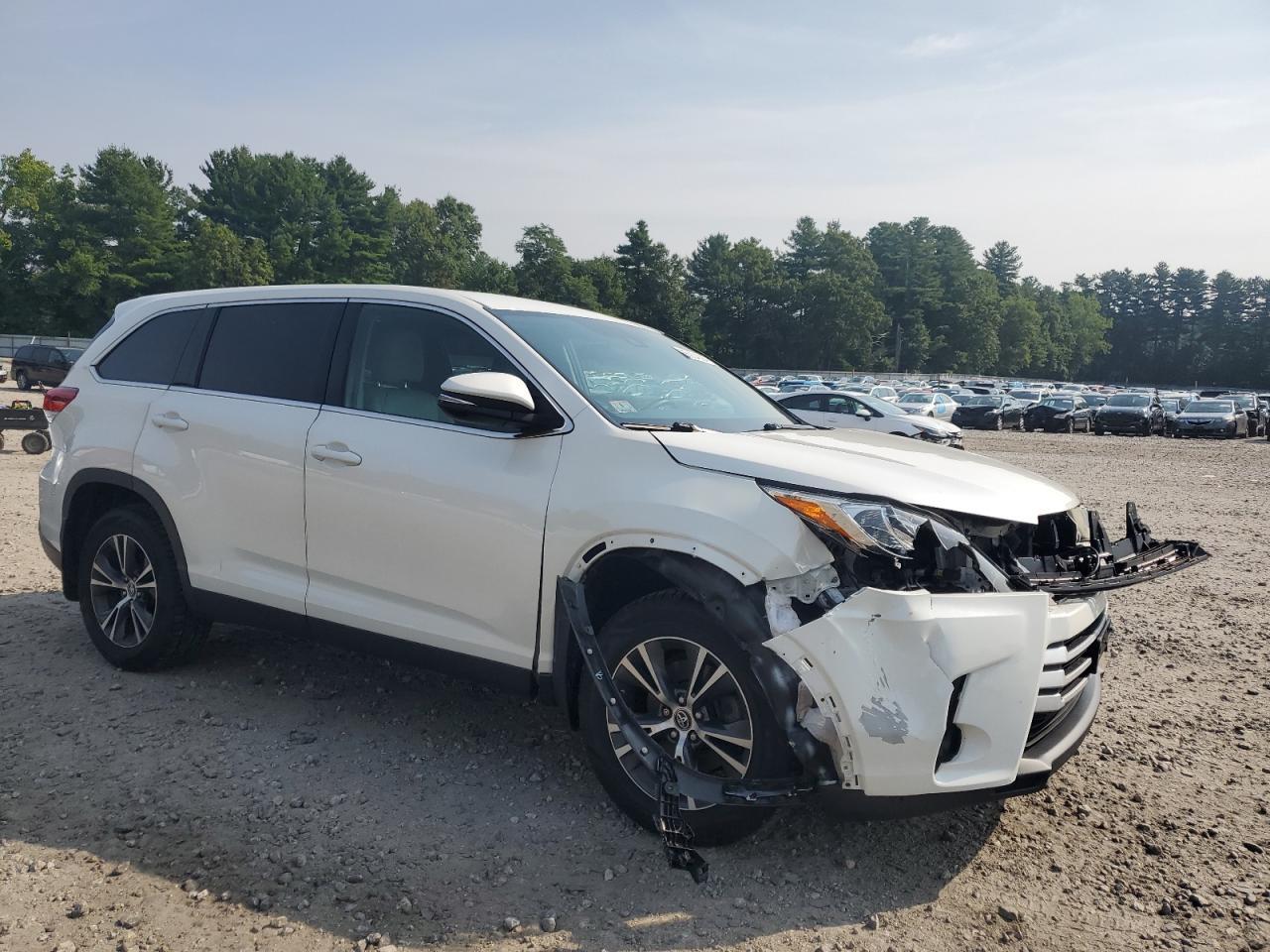 2019 Toyota Highlander Le - Фото 4