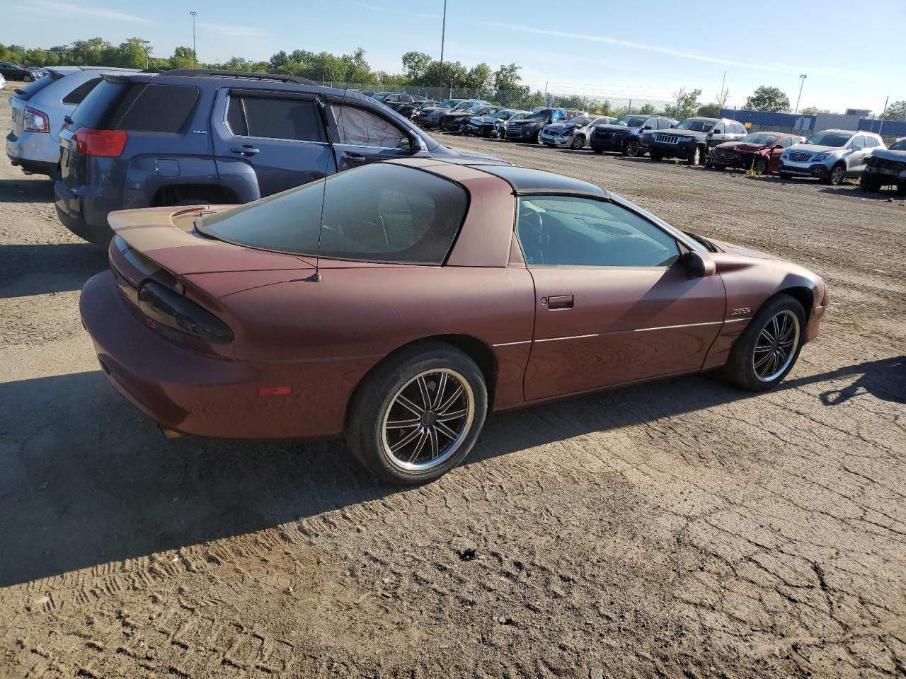 1997 Chevrolet Camaro Z28 - Фото 3