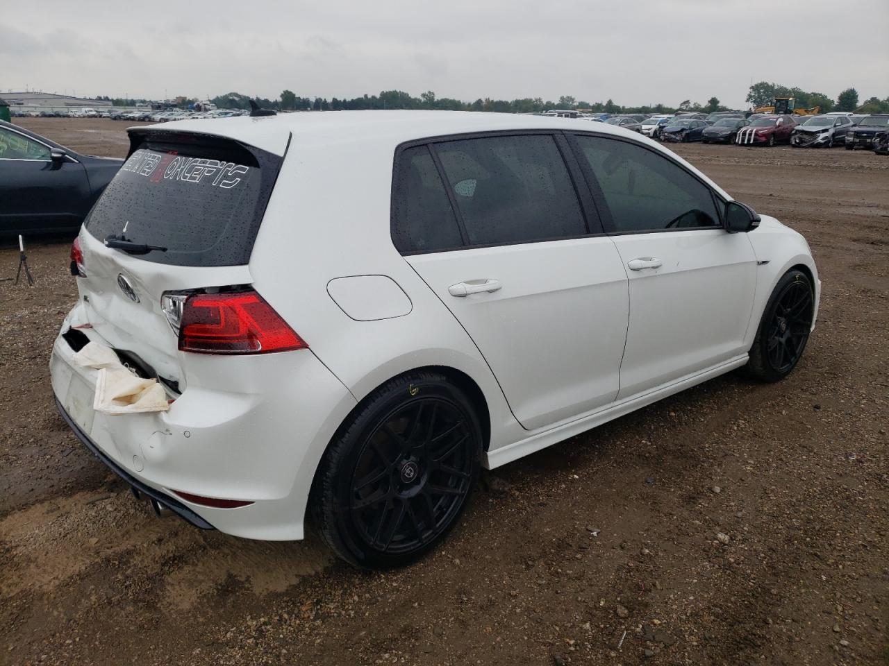 2017 Volkswagen Golf R - Фото 3