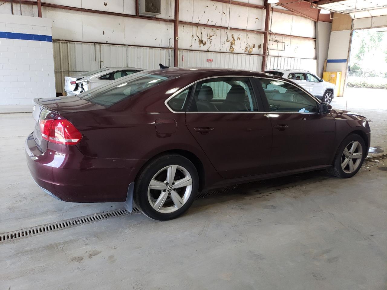 2013 Volkswagen Passat Se - Image 3