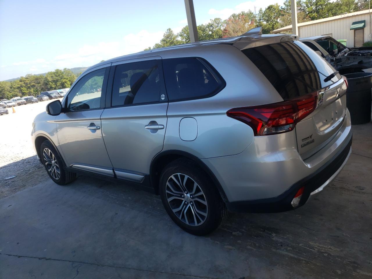 2018 Mitsubishi Outlander Se - Фото 2