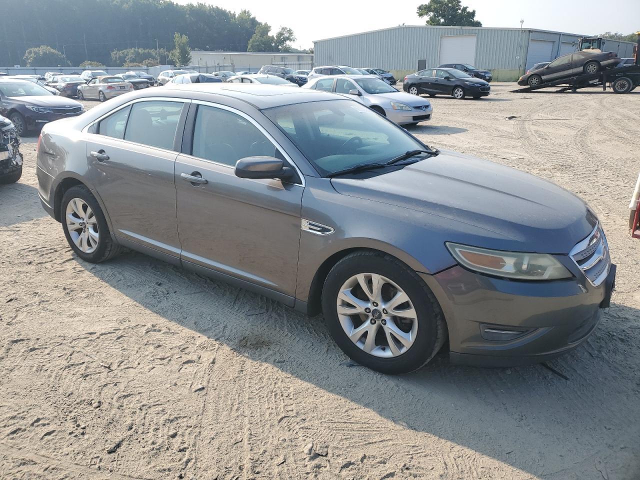 2012 Ford Taurus Sel - Image 4