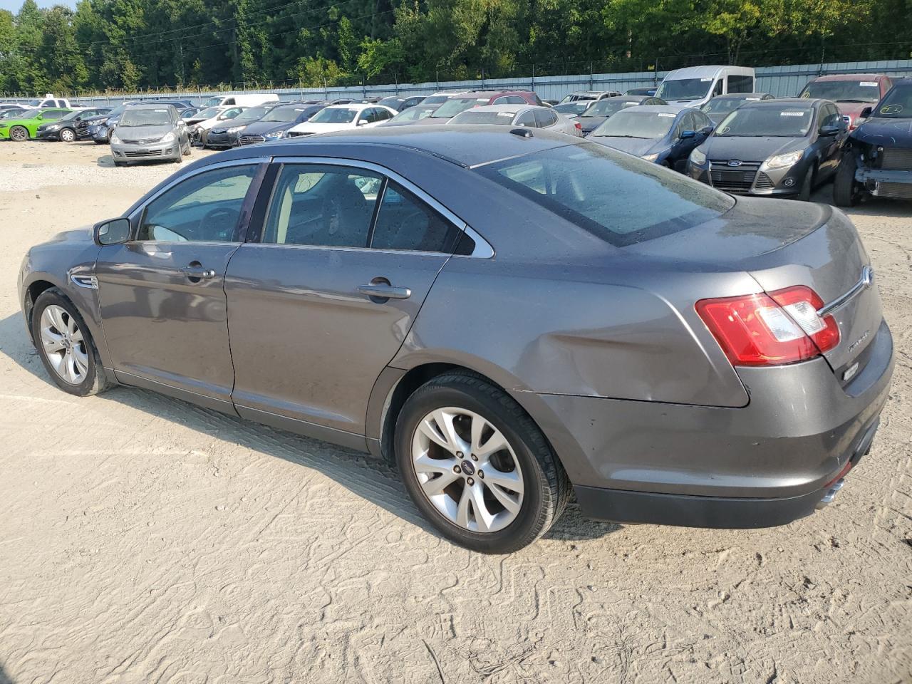 2012 Ford Taurus Sel - Image 2