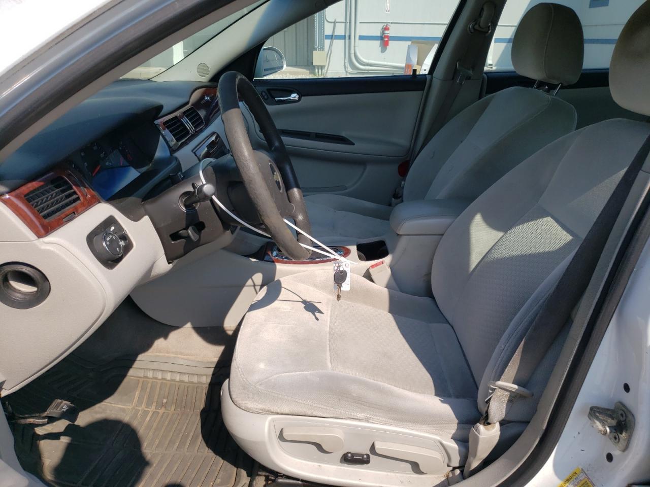 2010 Chevrolet Impala Ls - Фото 7