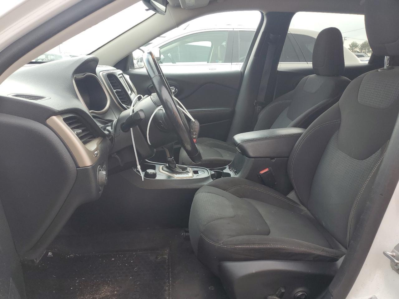 2016 Jeep Cherokee Latitude - Image 7