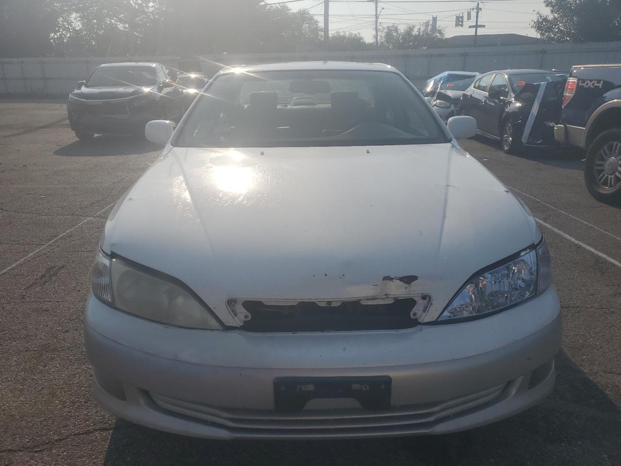 2000 Lexus Es 300 - Image 5