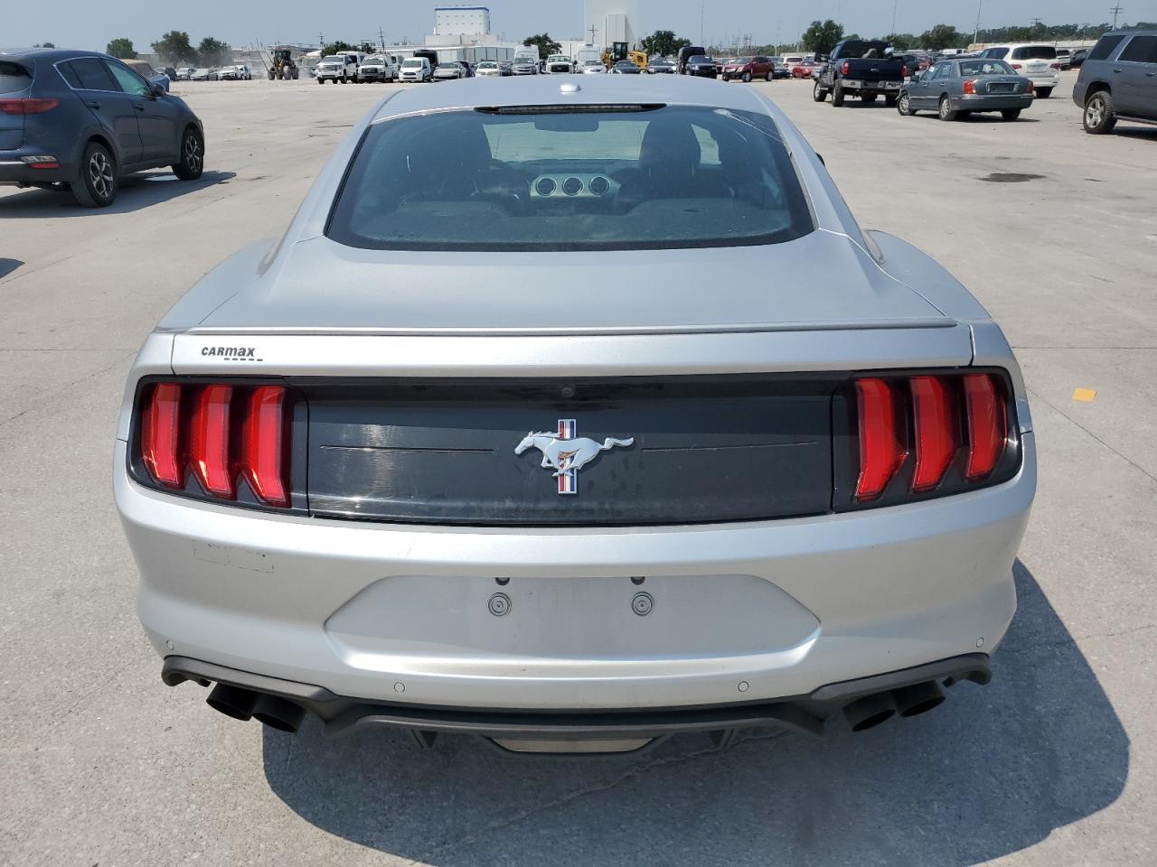 2019 Ford Mustang - Image 6