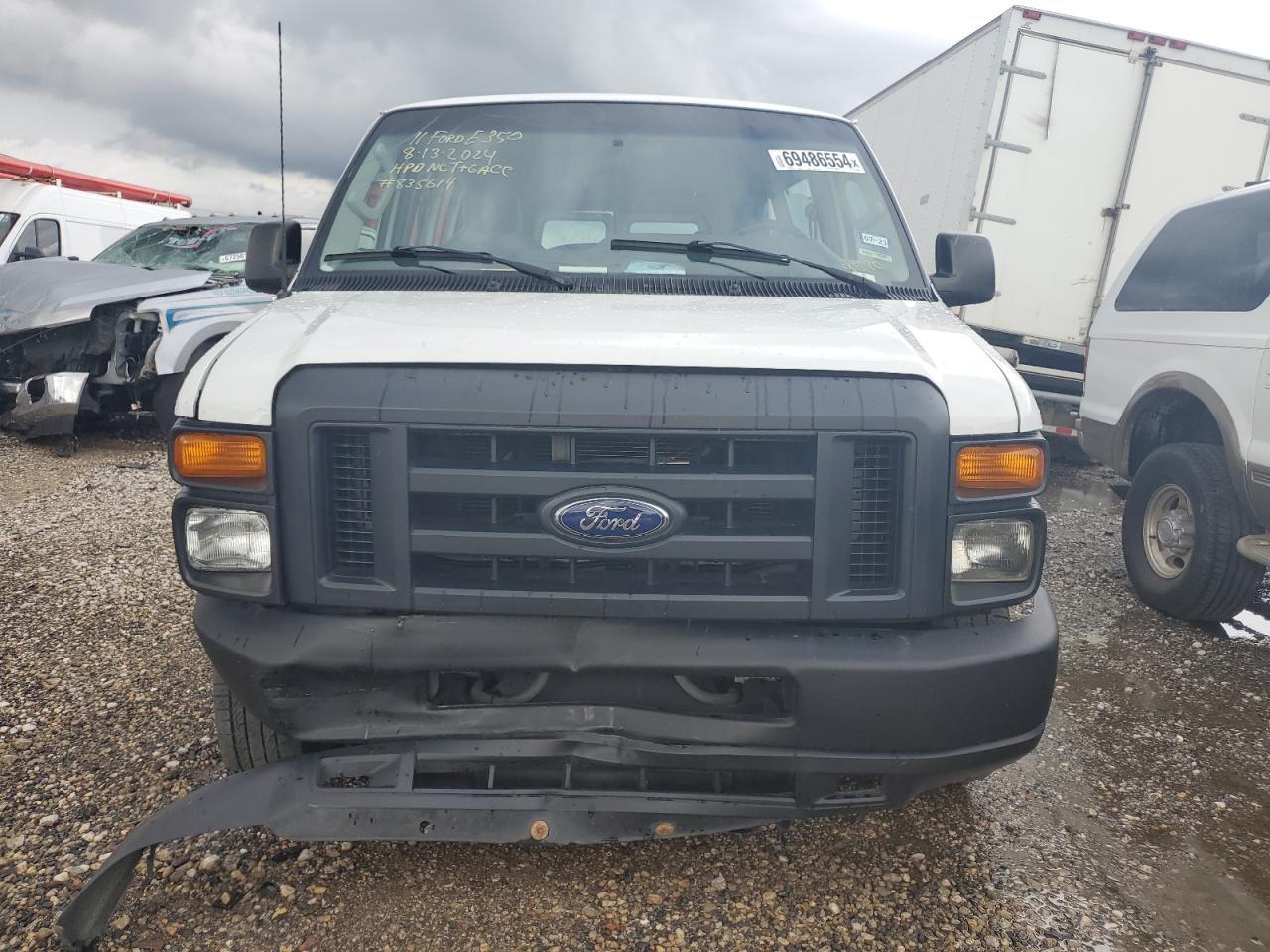 2011 Ford Econoline E350 Super Duty Wagon - Фото 5