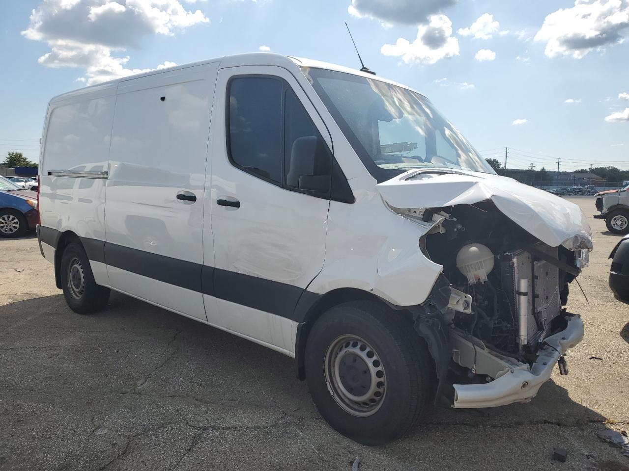 2023 Mercedes-Benz Sprinter 2500 - Фото 4