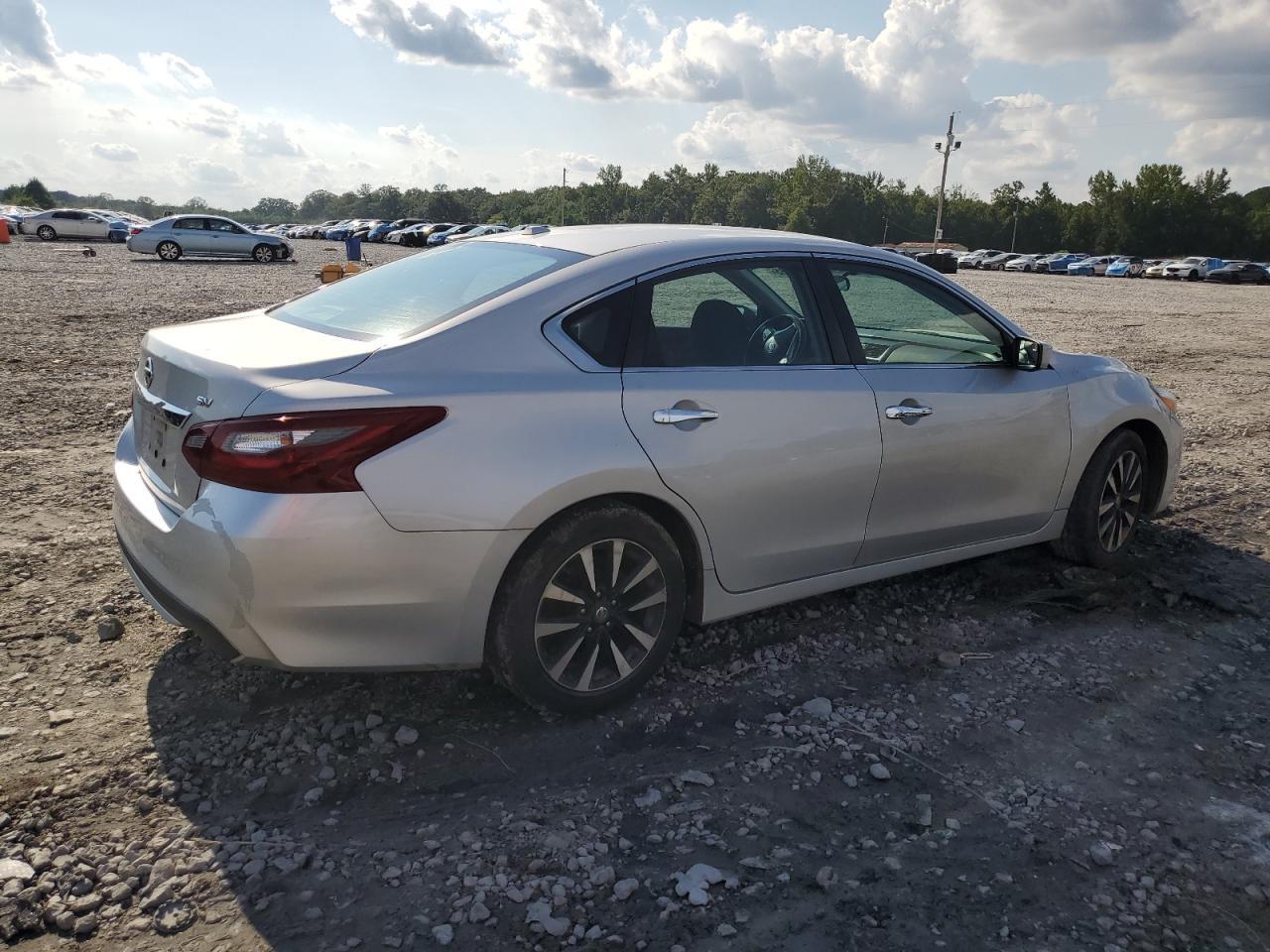 2018 Nissan Altima 2.5 - Image 3
