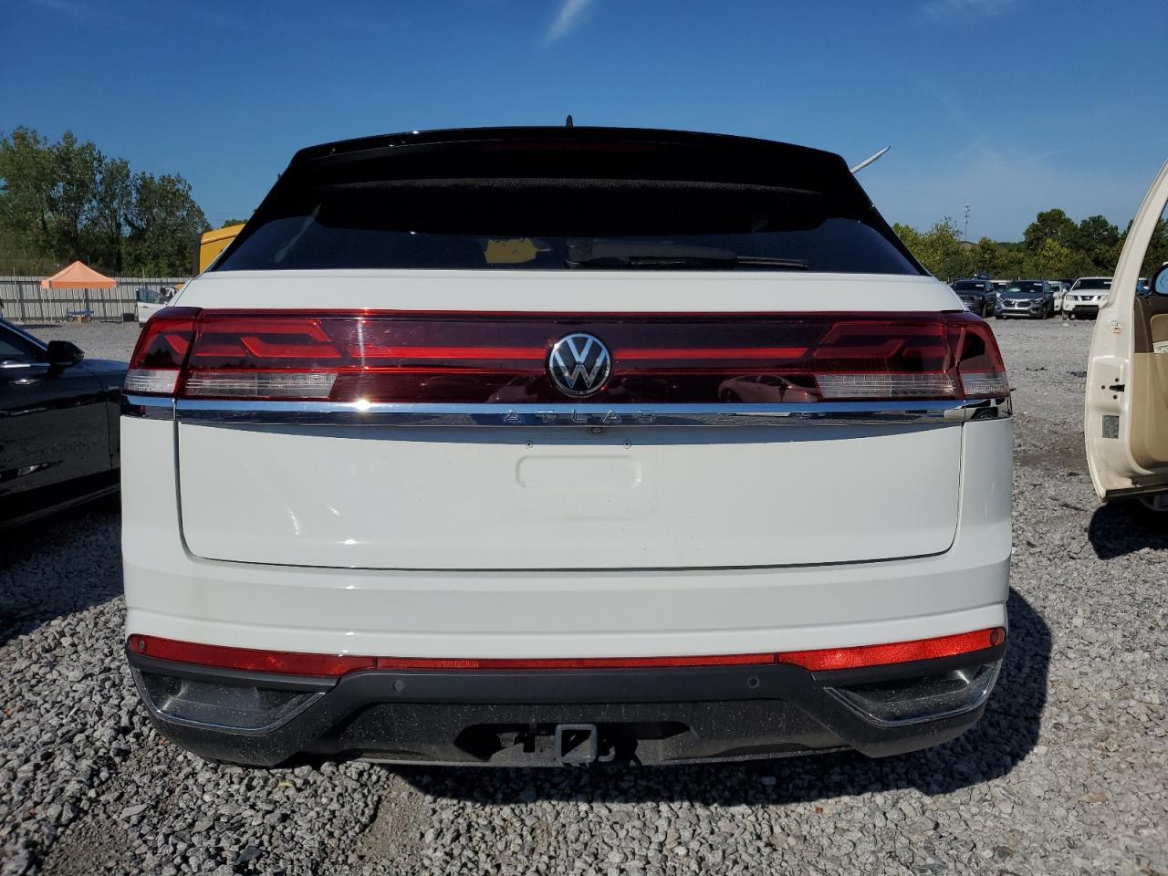 2024 Volkswagen Atlas Cross Sport Se - Image 6
