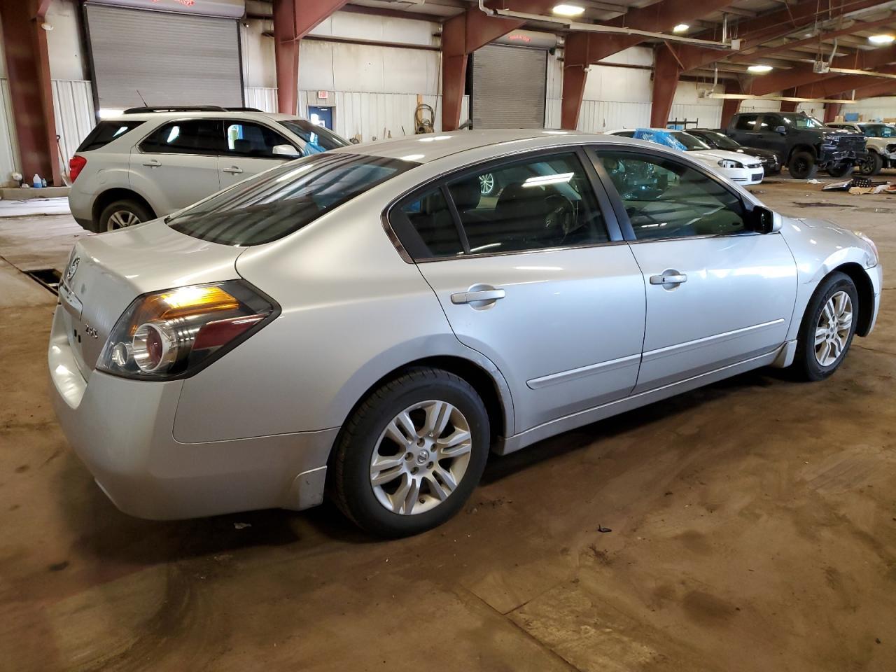 2010 Nissan Altima Base - Фото 3