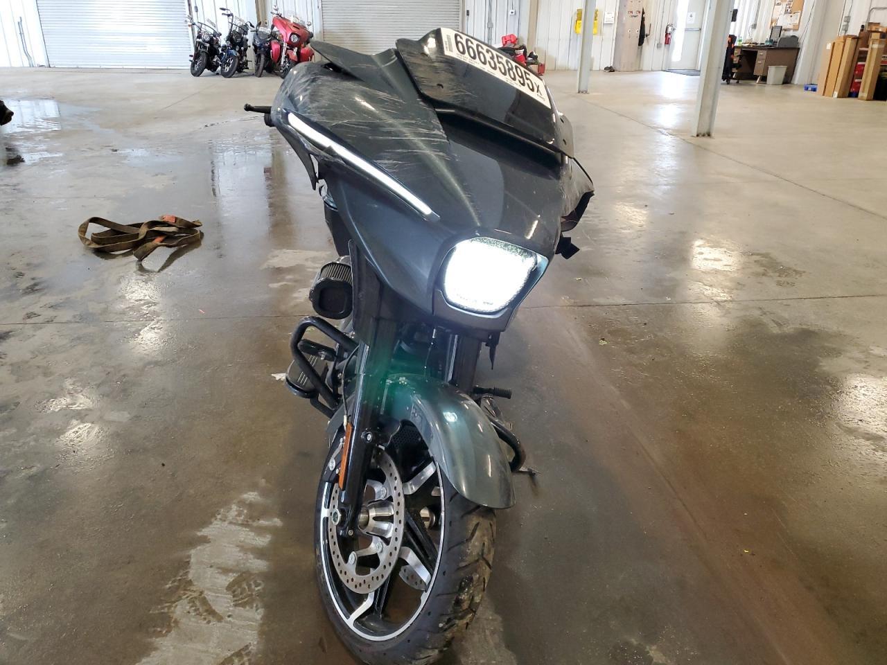 2025 Harley-Davidson Flhx - Фото 2