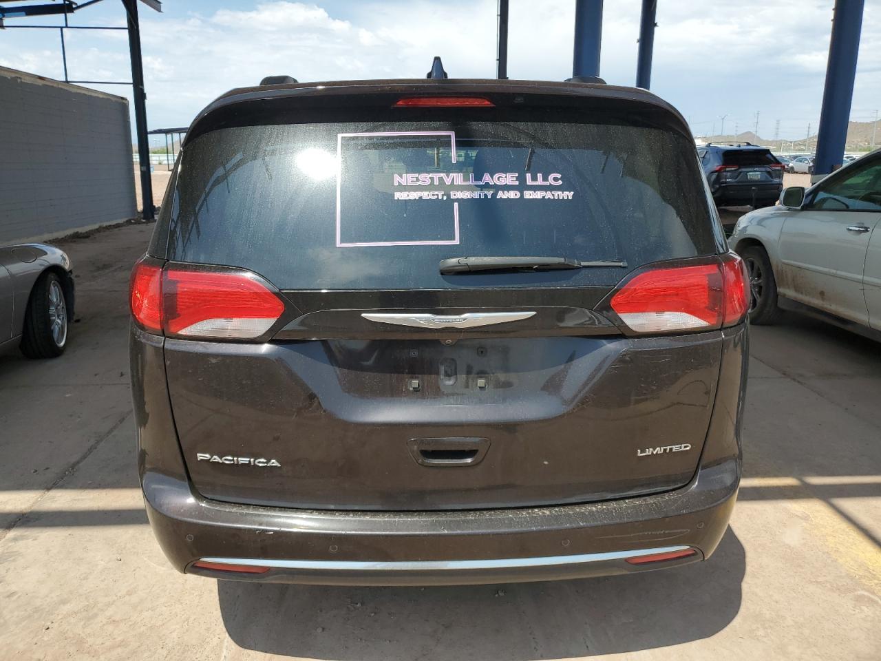 2017 Chrysler Pacifica Limited - Image 6