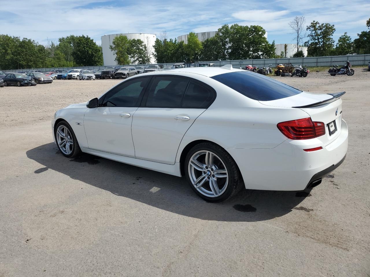 2016 BMW 550 Xi - Фото 2