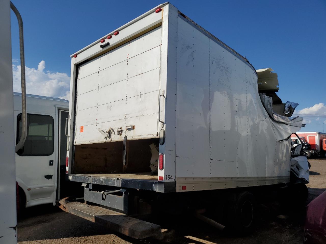 2017 Ford Econoline E350 Super Duty Cutaway Van - Фото 3