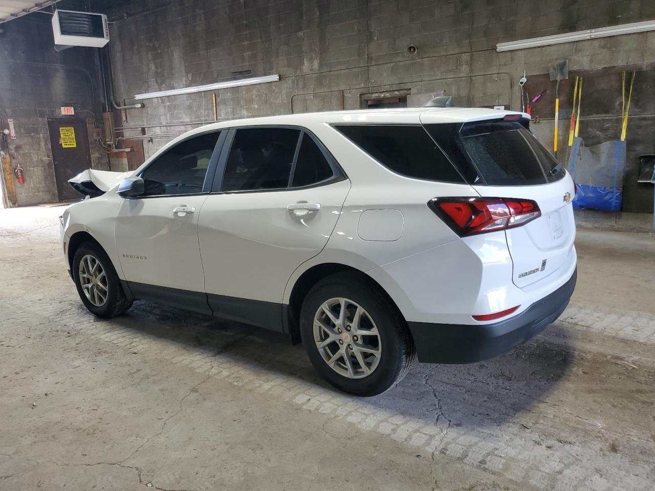 2023 Chevrolet Equinox Ls - Фото 2
