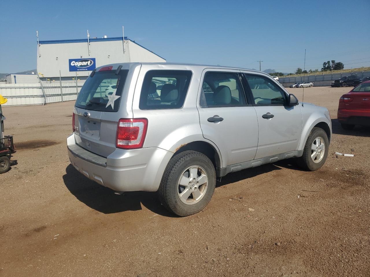 2011 Ford Escape Xls - Фото 3