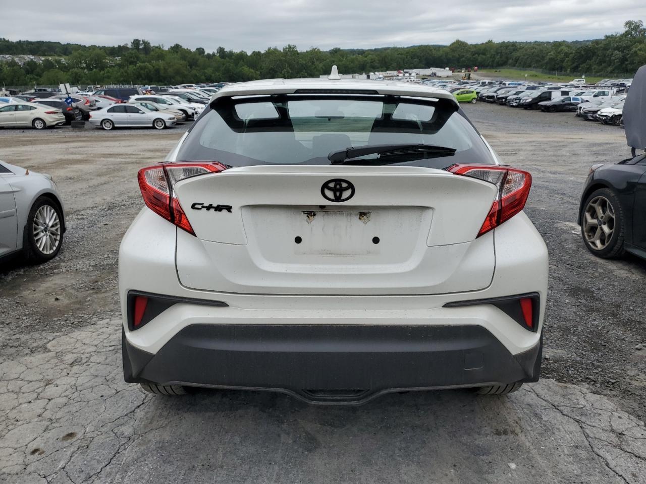 2021 Toyota C-Hr Xle - Image 6