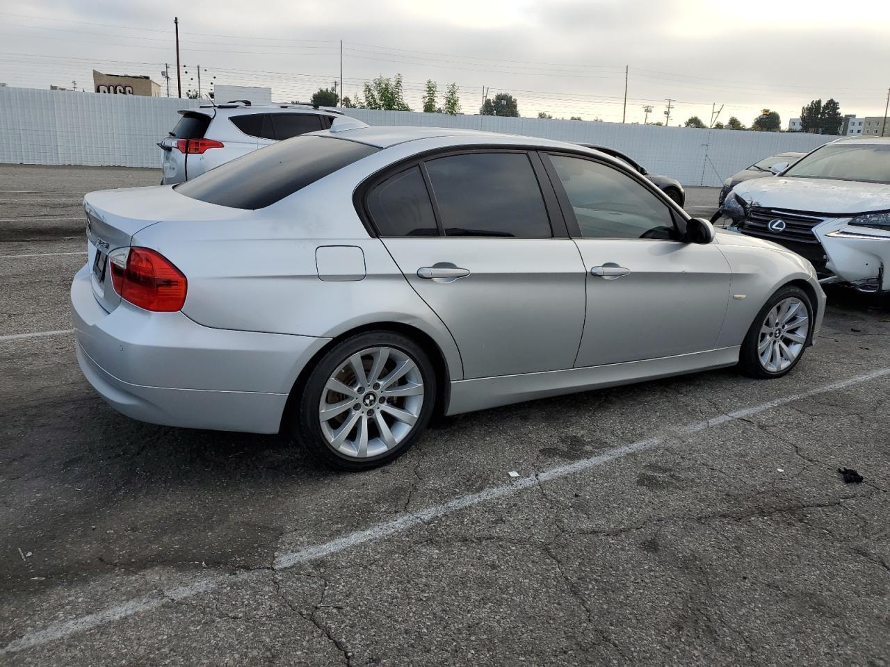 2006 BMW 325 I Automatic - Image 3