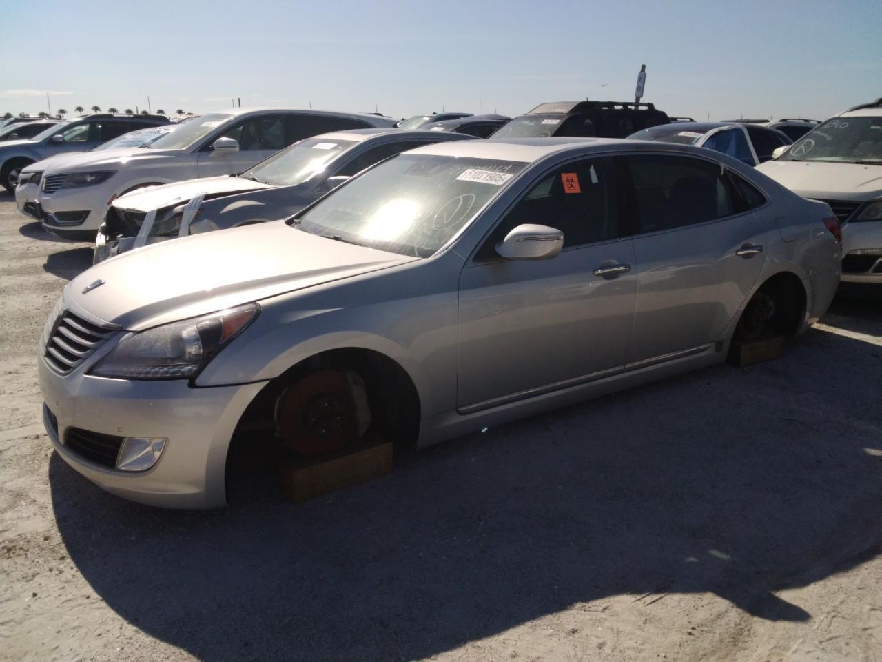 2014 Hyundai Equus Signature