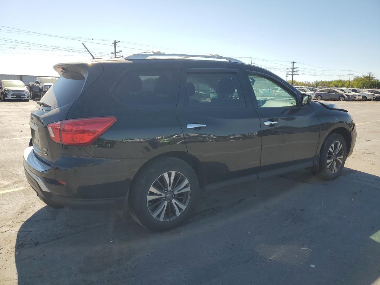 2017 Nissan Pathfinder S - Фото 3