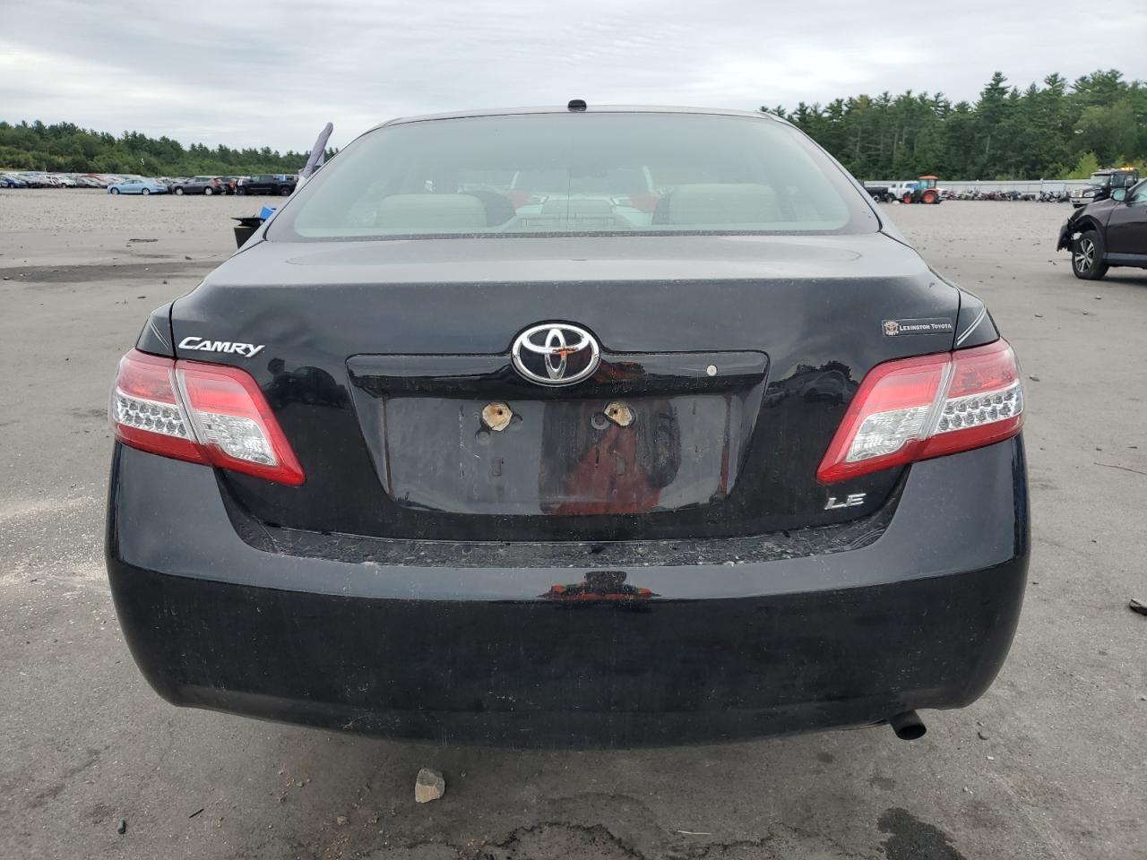 2011 Toyota Camry Base - Фото 6