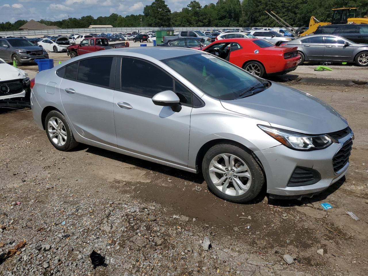 2019 Chevrolet Cruze Ls - Фото 4