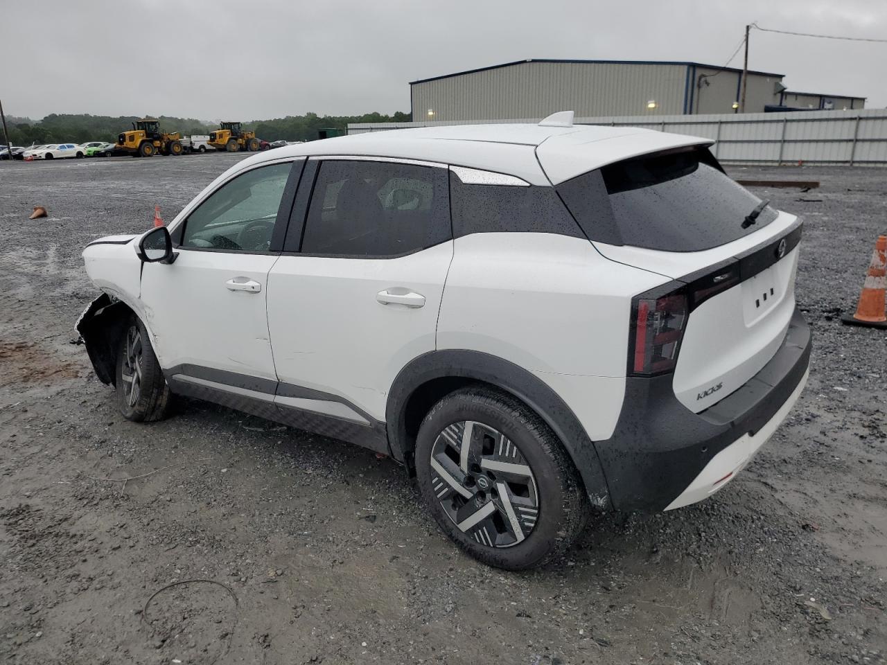 2025 Nissan Kicks Sv - Image 2