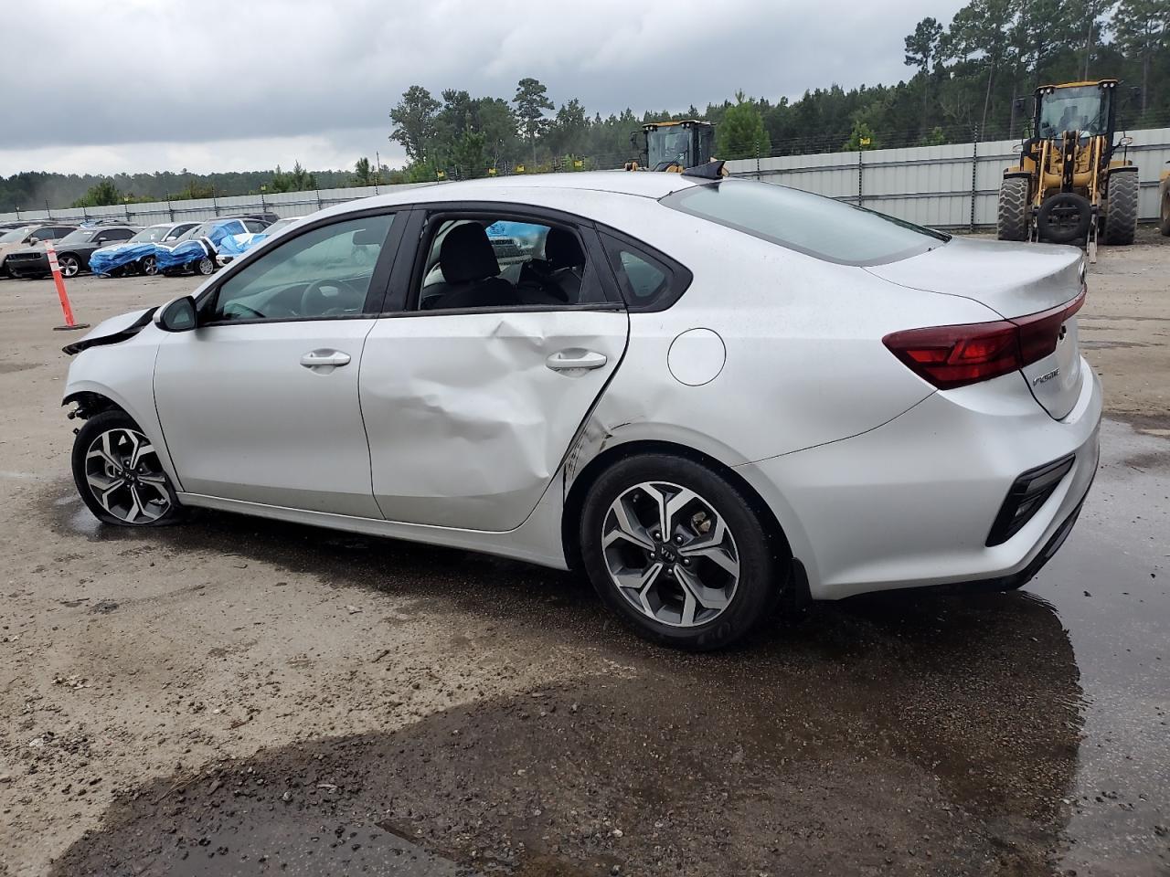 2021 Kia Forte Fe - Фото 2