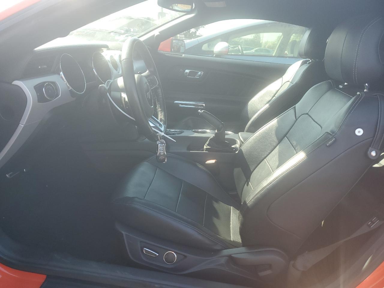 2016 Ford Mustang - Фото 7