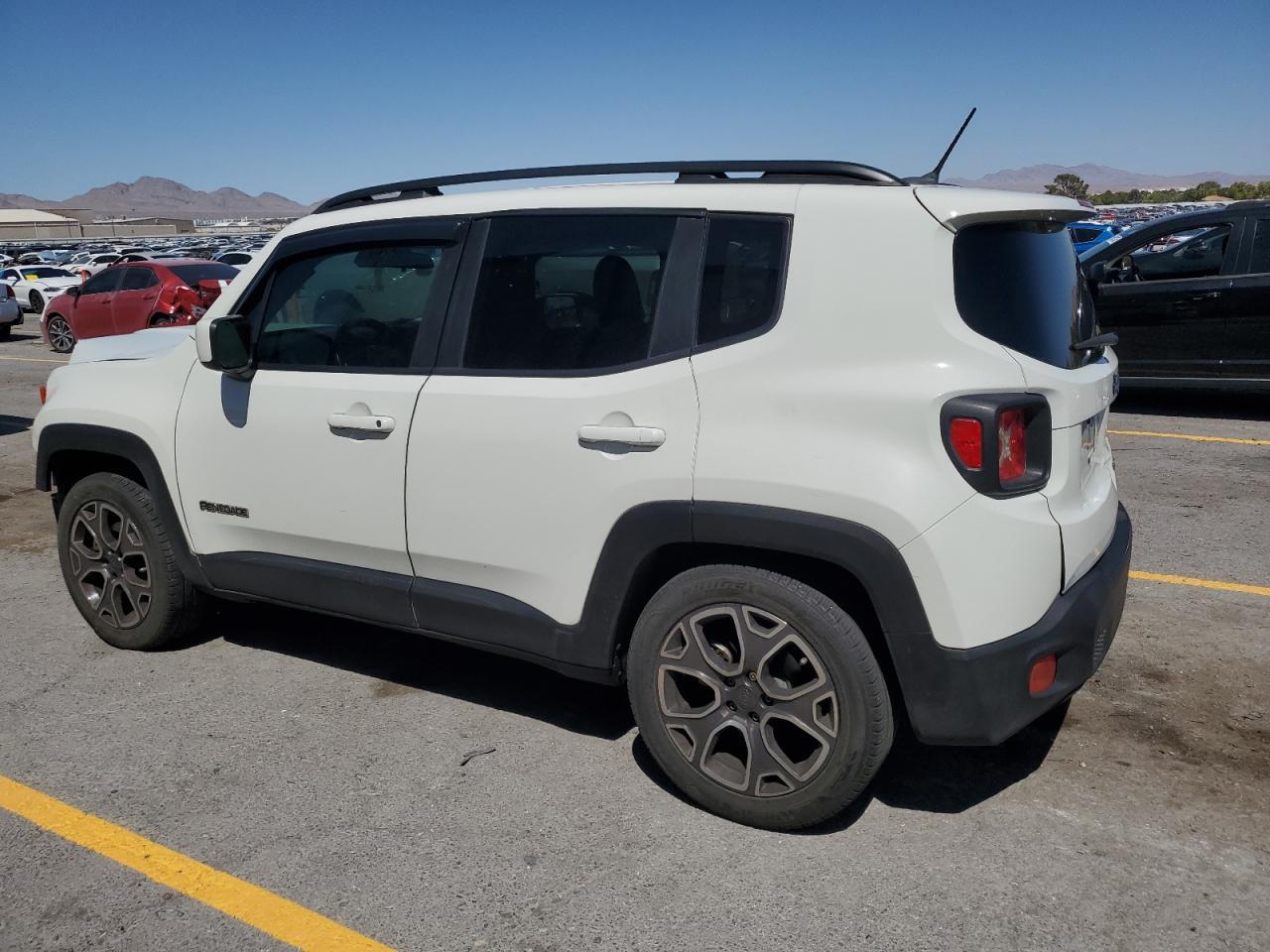 2015 Jeep Renegade Latitude - Фото 2