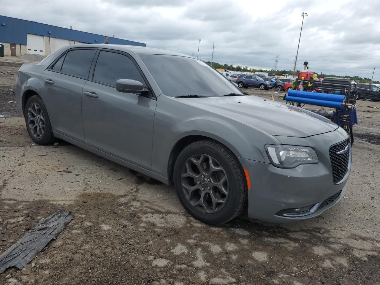 2017 Chrysler 300 S - Фото 4