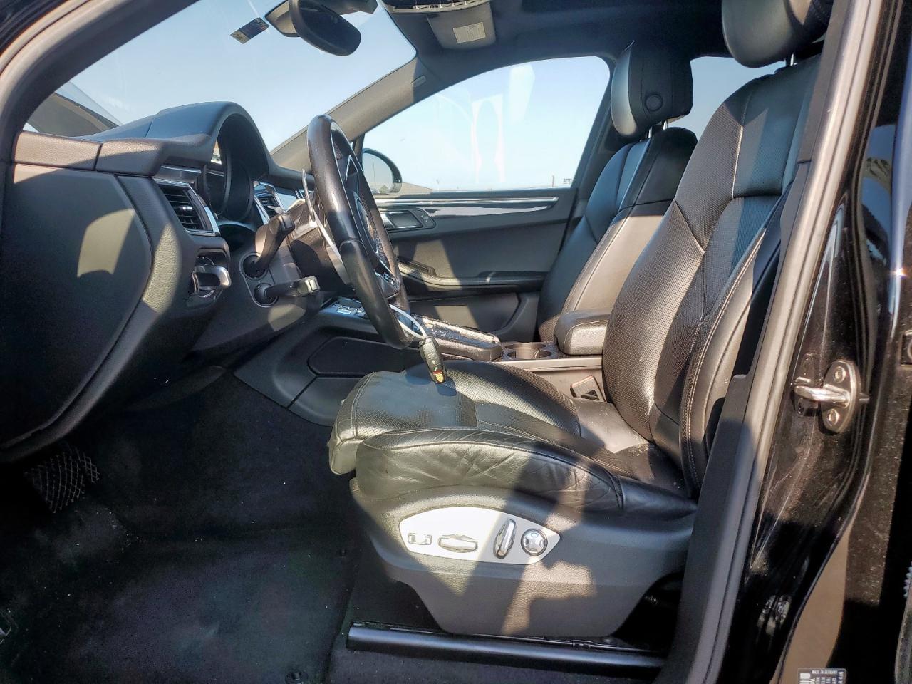 2017 Porsche Macan - Image 7