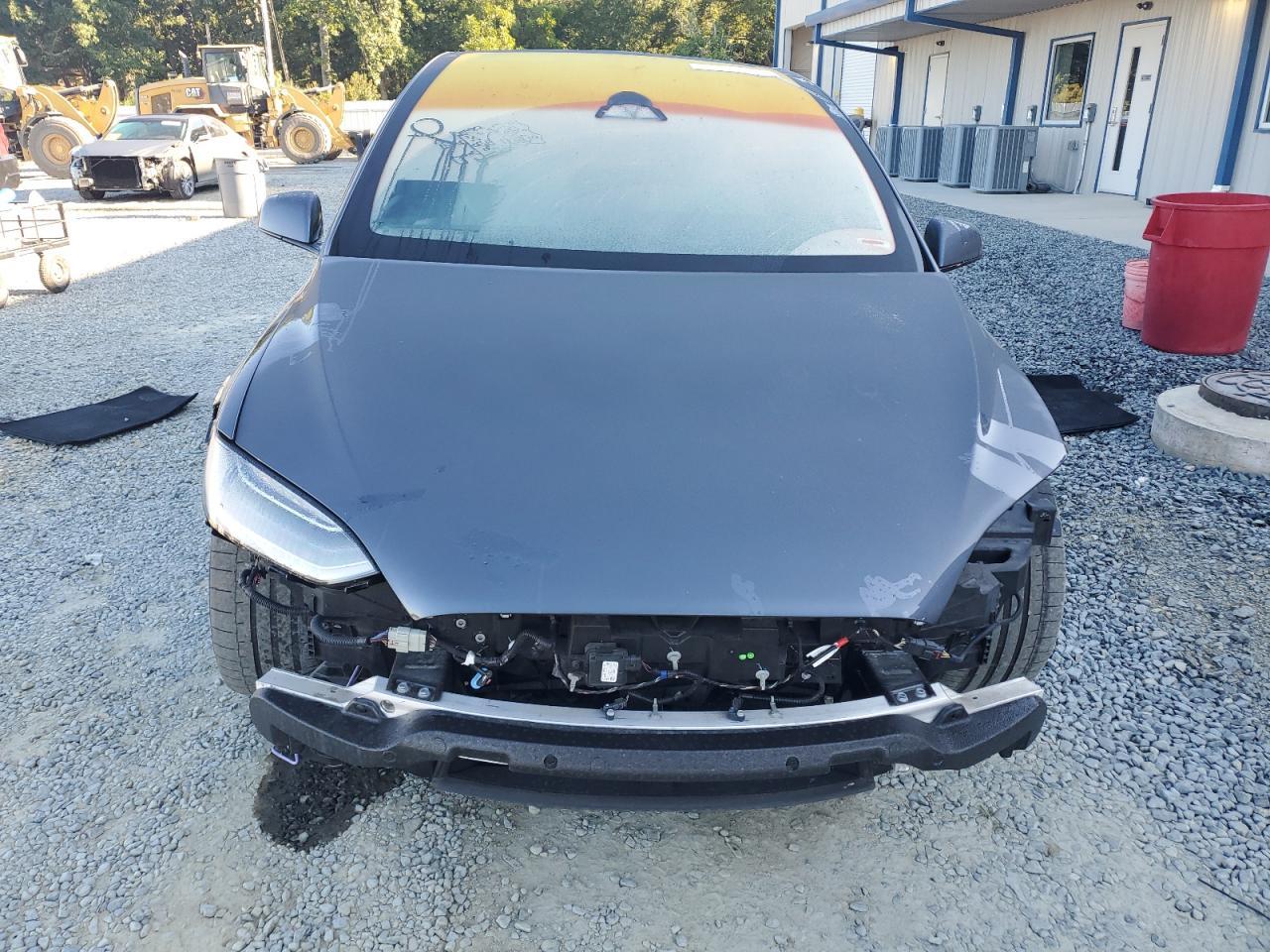 2022 Tesla Model X - Фото 5