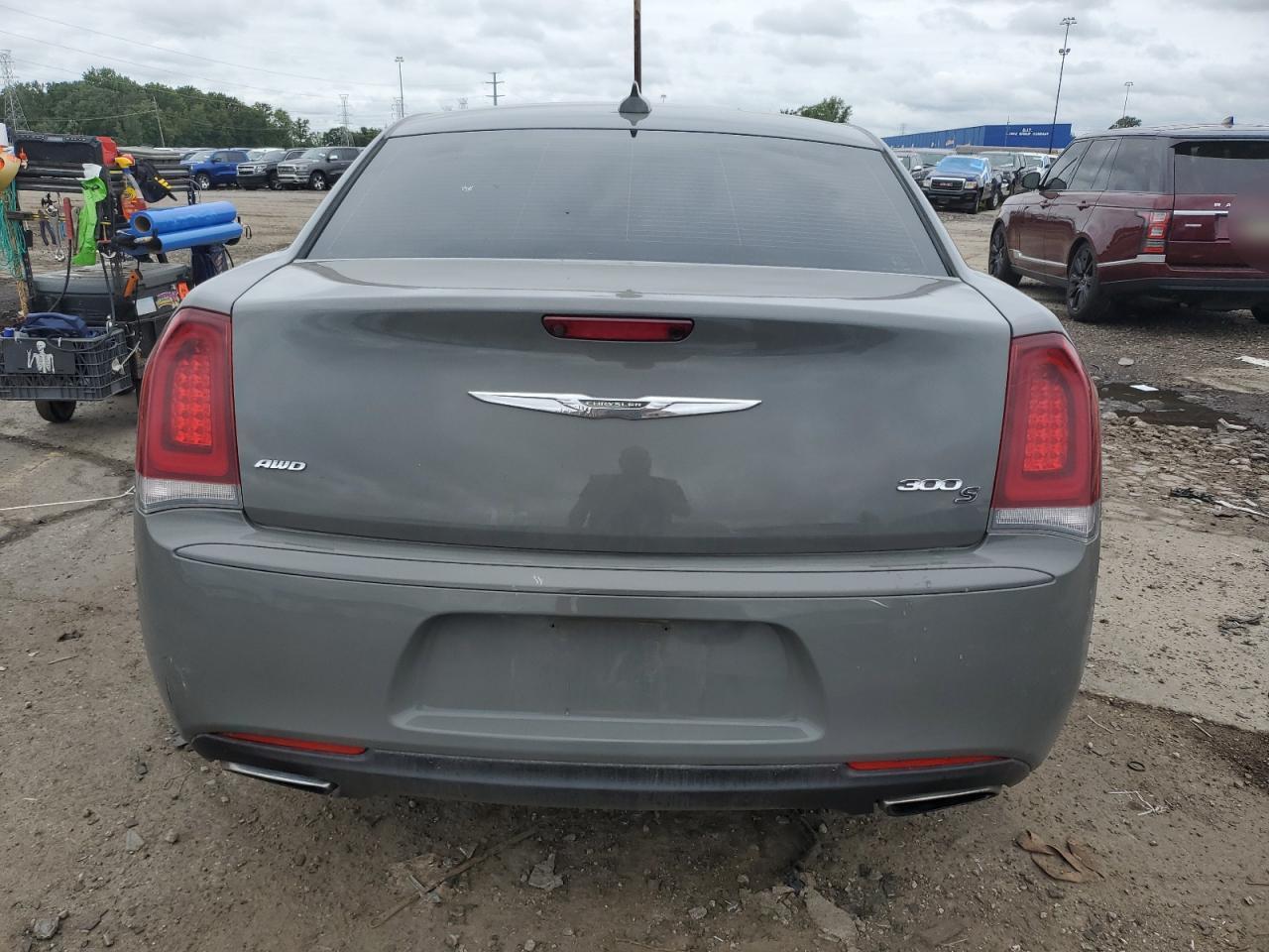 2017 Chrysler 300 S - Фото 6
