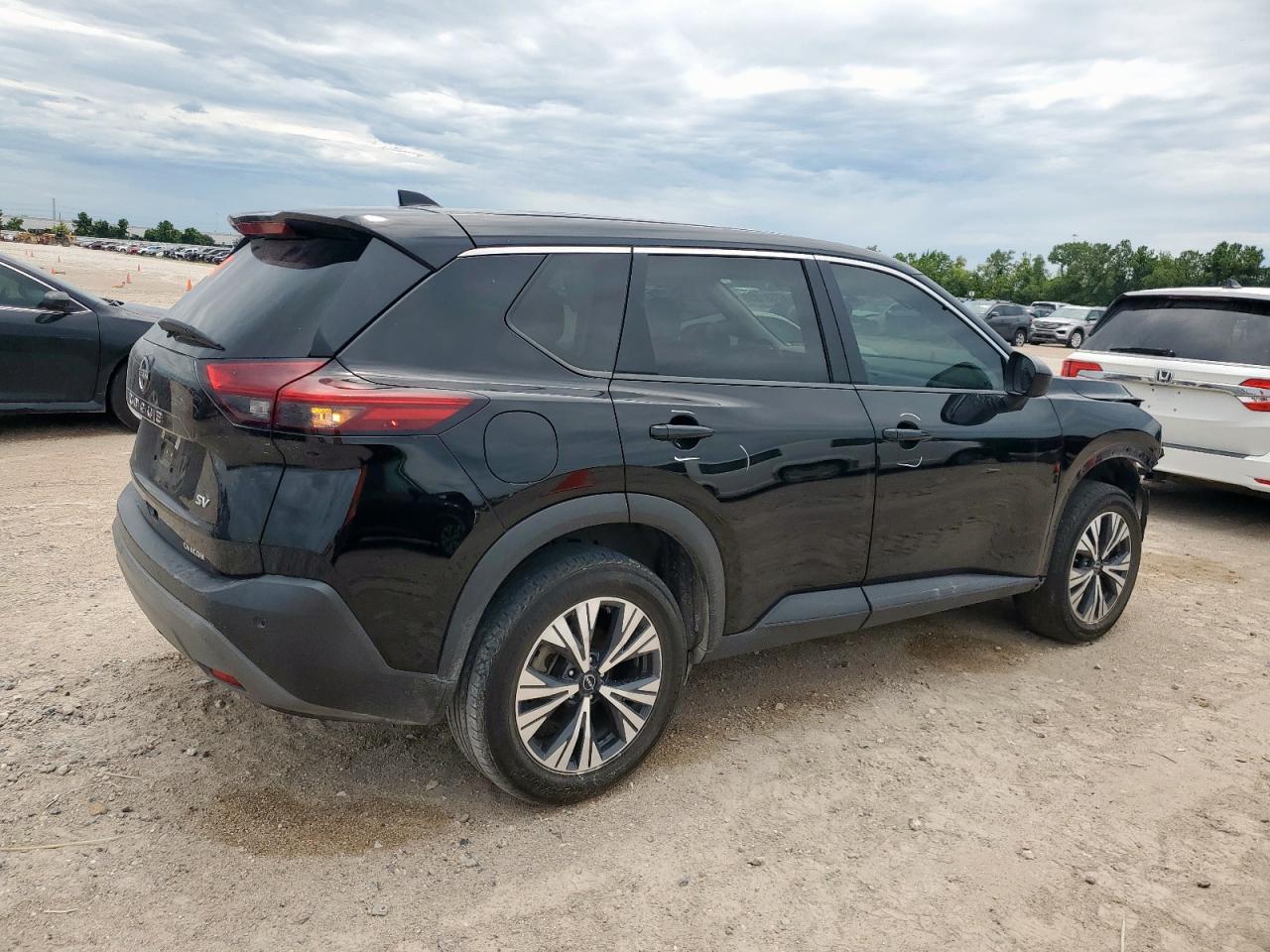 2023 Nissan Rogue Sv - Image 3