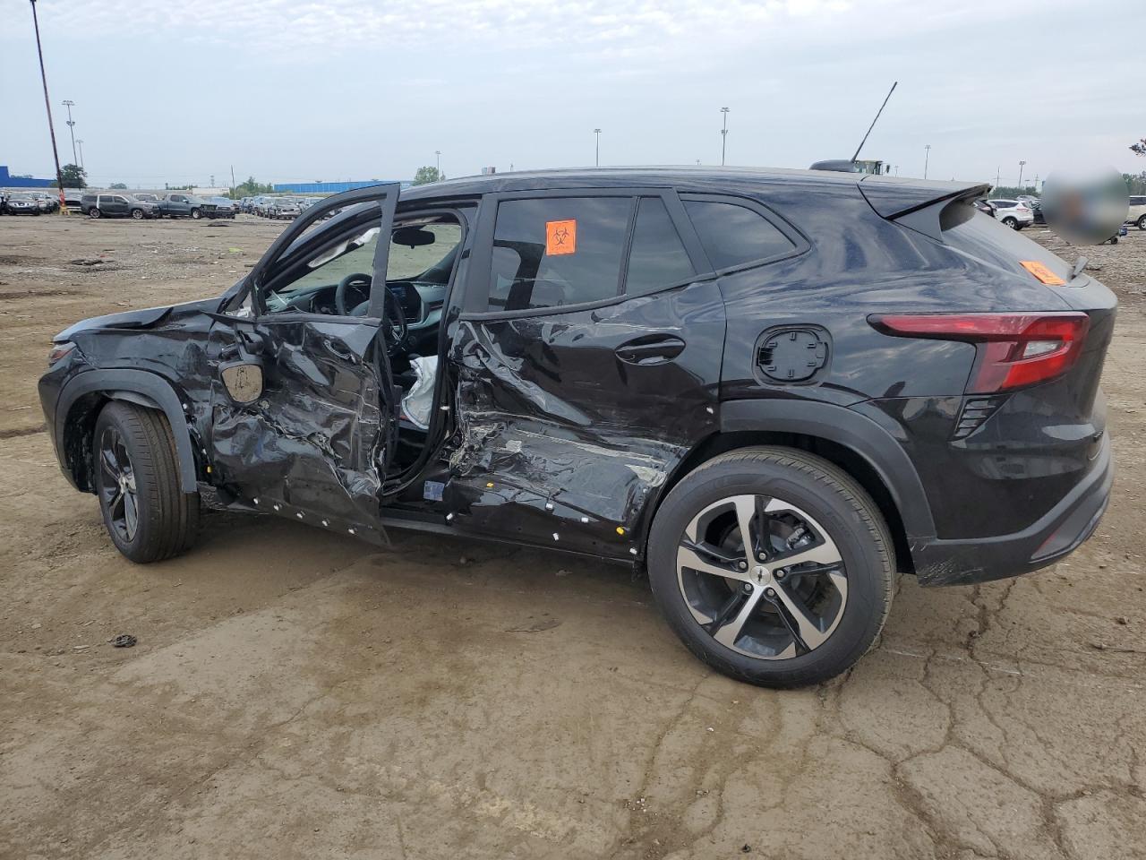 2025 Chevrolet Trax 1Rs - Image 2