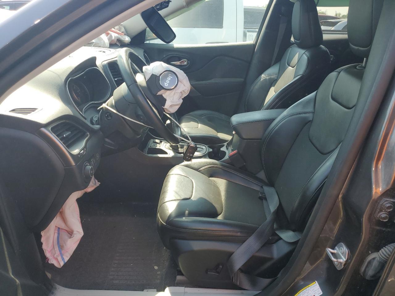 2020 Jeep Cherokee Latitude Plus - Фото 7