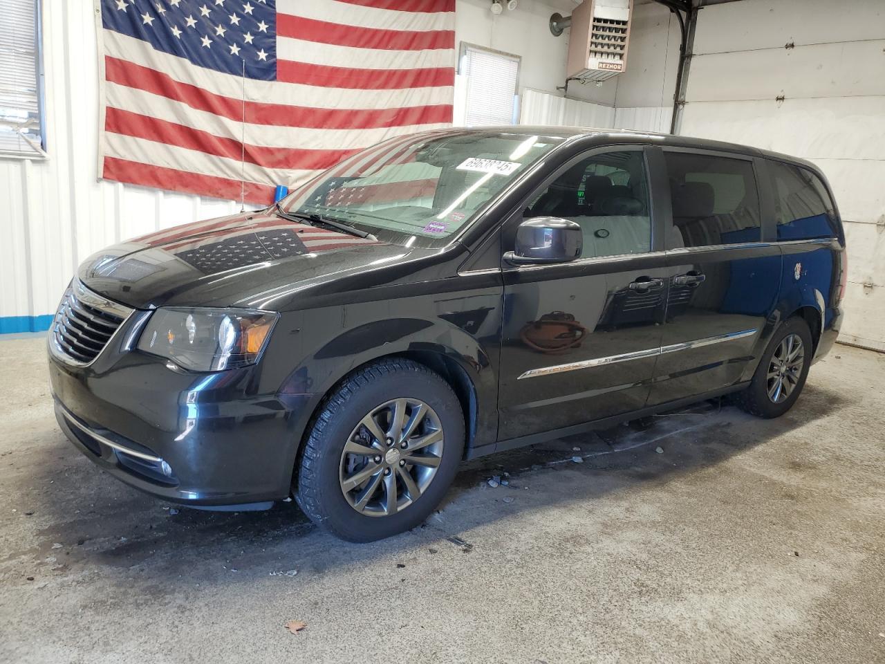 2016 Chrysler Town & Country S