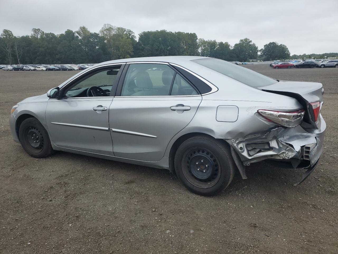 2015 Toyota Camry Le - Image 2